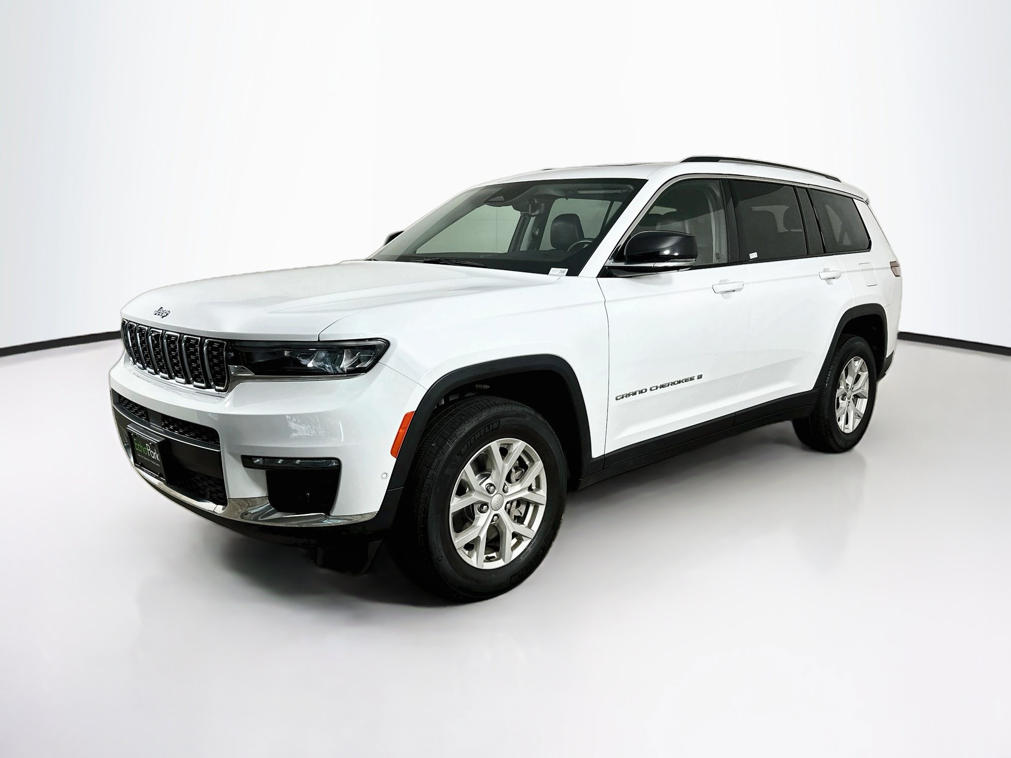 Used 2023 Jeep Grand Cherokee L Limited w/ Luxury Tech Group II AWD/4WD image 3