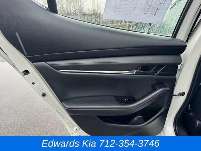 Used 2019 MAZDA MAZDA3 Hatchback w/ Premium Package image 15