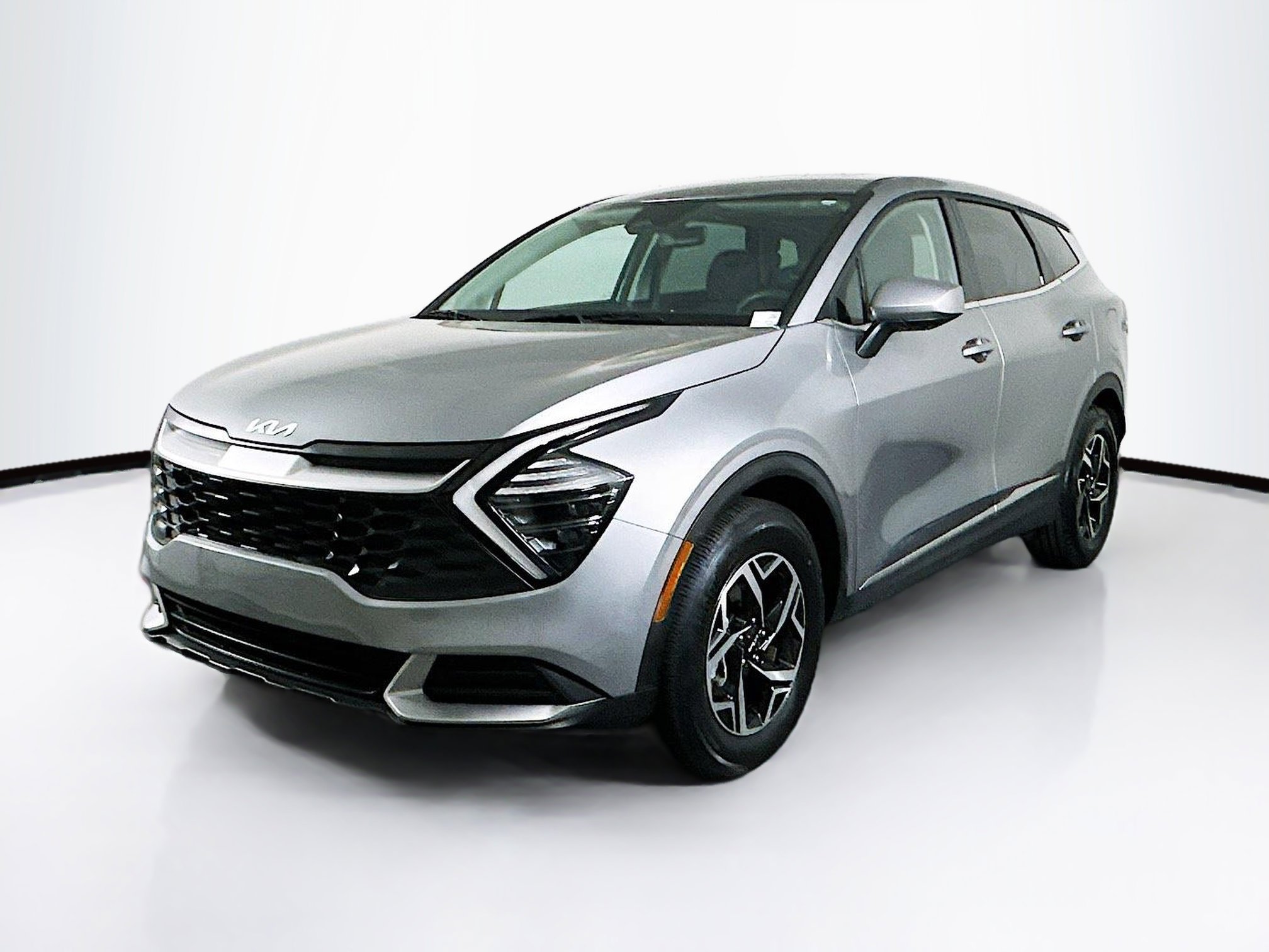 Used 2024 Kia Sportage LX image 3