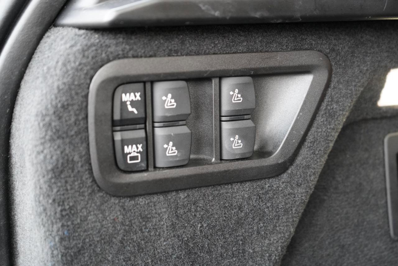 Used 2025 BMW X7 xDrive40i w/ M Sport Package image 66