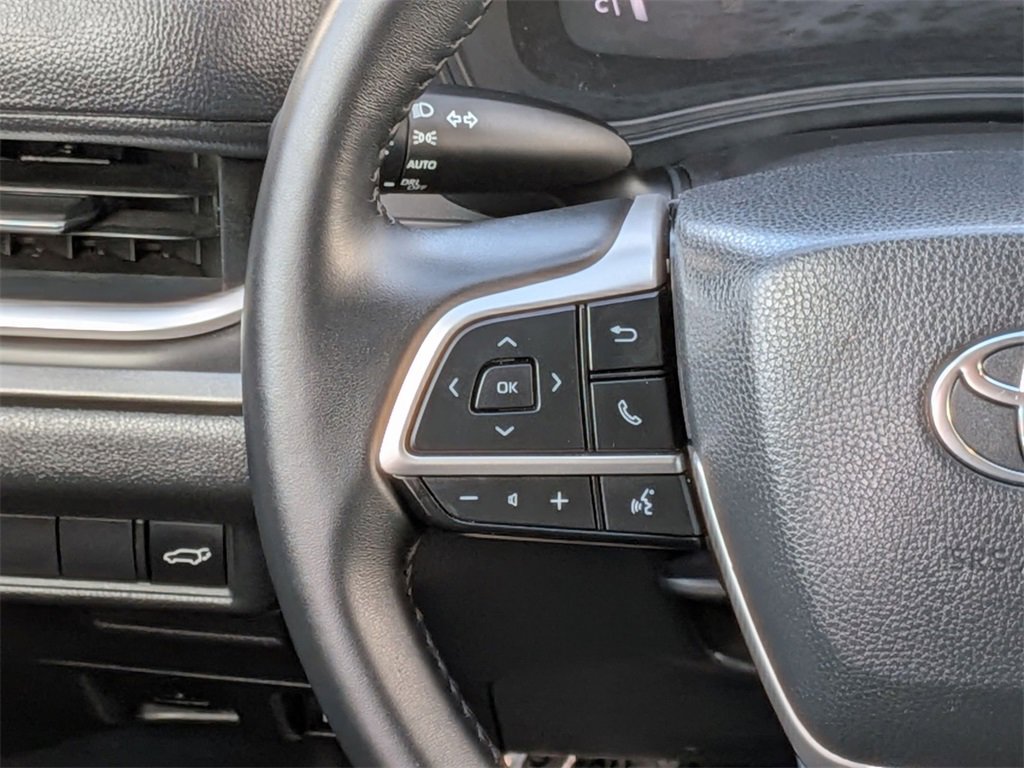 Used 2025 Toyota Grand Highlander AWD image 18