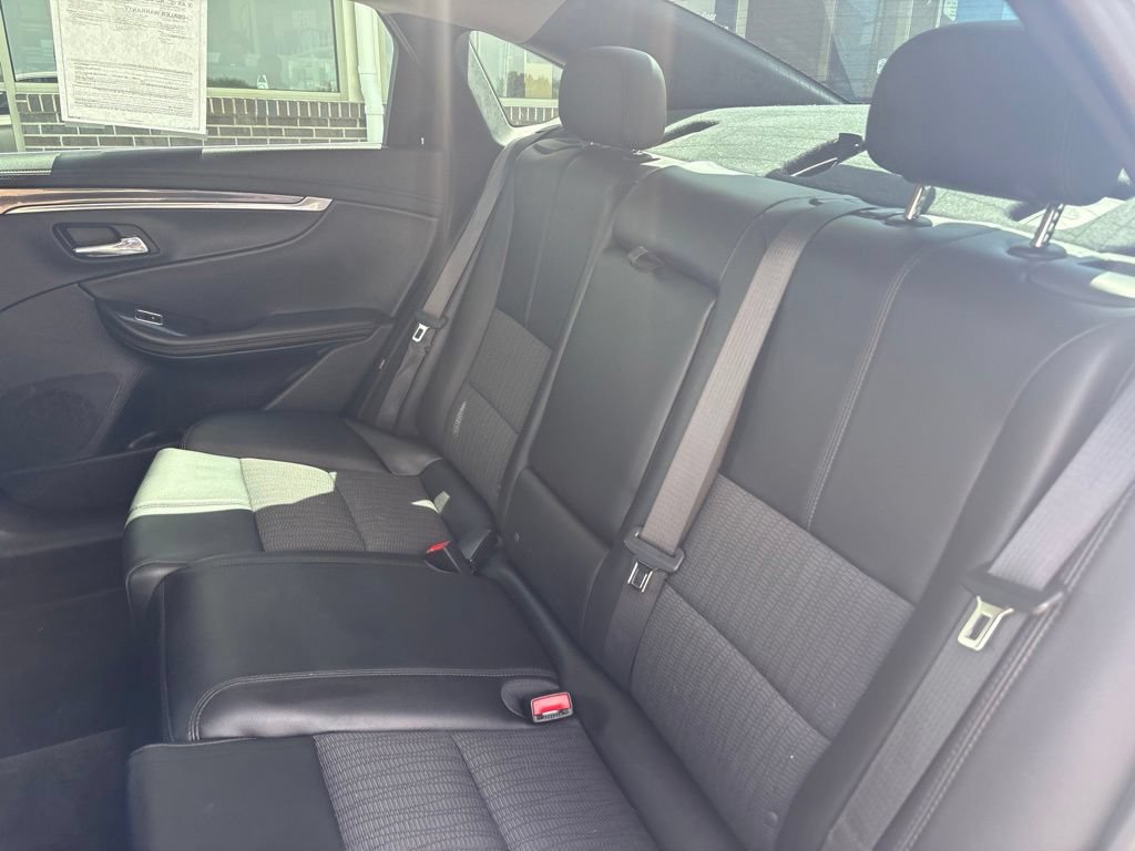 Used 2016 Chevrolet Impala LT w/ Convenience Package FWD image 38