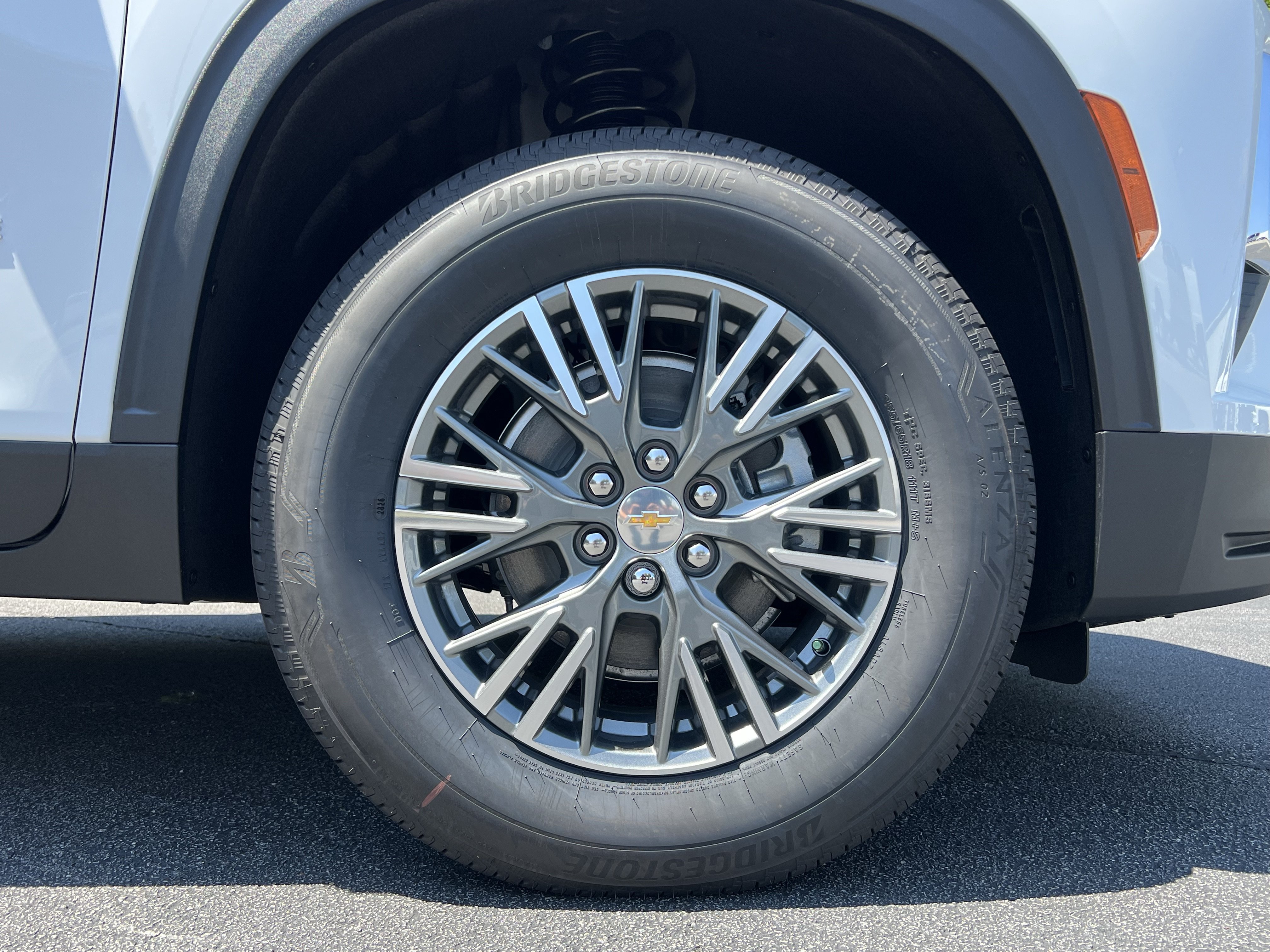 New 2027 Chevrolet Traverse LT FWD image 12
