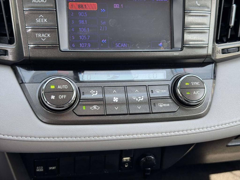 Used 2013 Toyota RAV4 XLE AWD/4WD image 6