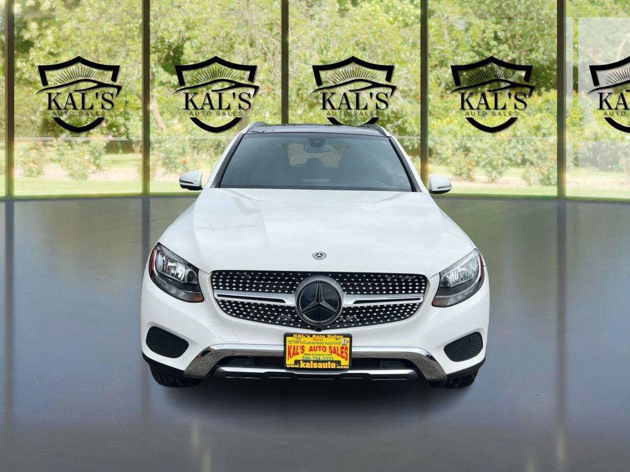 Used 2019 Mercedes-Benz GLC 300 4MATIC image 2
