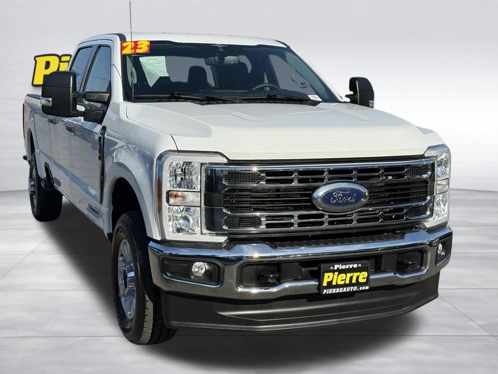 Used 2023 Ford F350 XLT w/ FX4 Off-Road Package AWD/4WD image 2