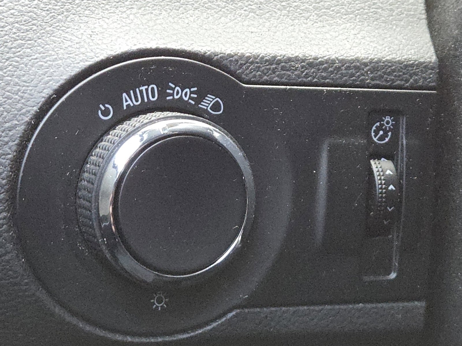 Used 2013 Chevrolet Camaro LS image 29