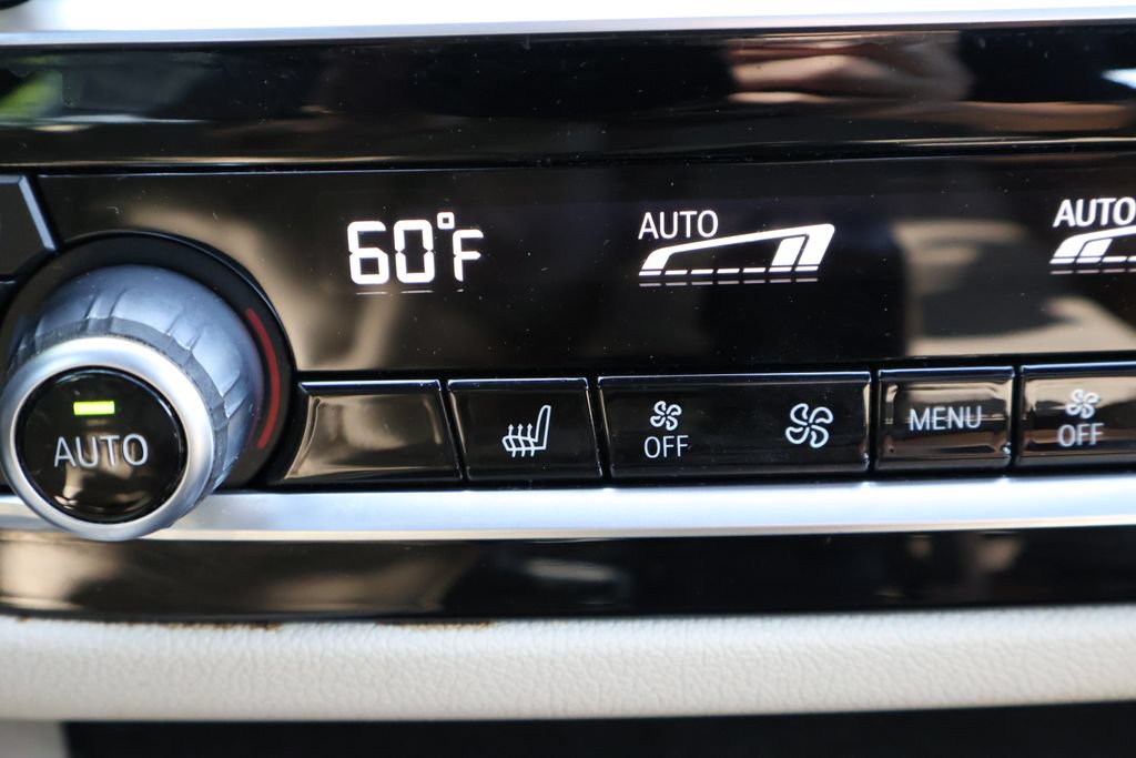 Used 2023 BMW 530i w/ Premium Package RWD image 19