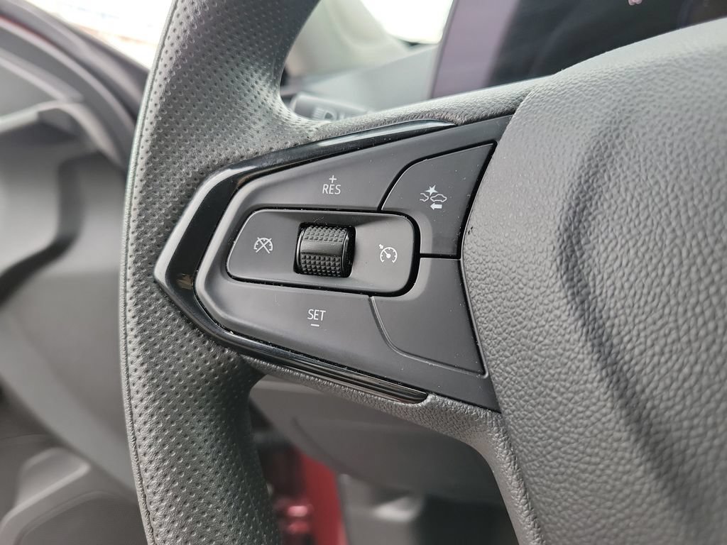 Used 2025 Chevrolet Trax LT FWD image 26