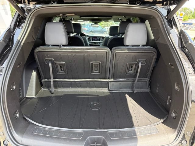 Used 2024 Buick Enclave Essence w/ Experience Buick Package AWD/4WD image 16