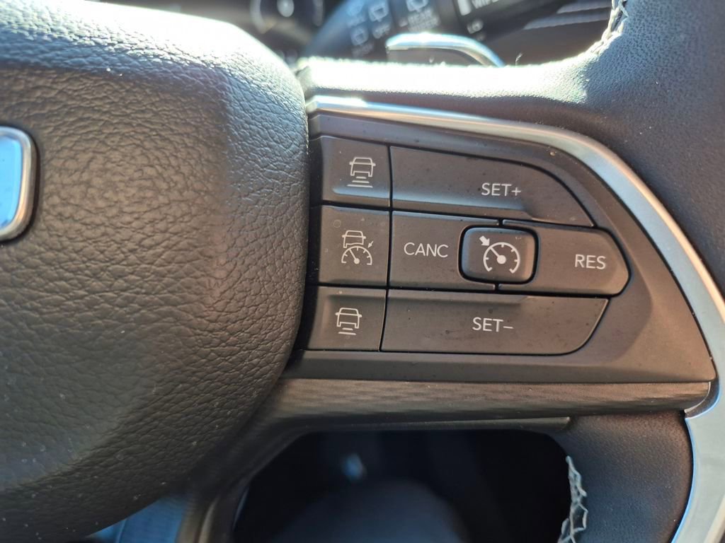Used 2023 Jeep Grand Cherokee L Altitude image 18