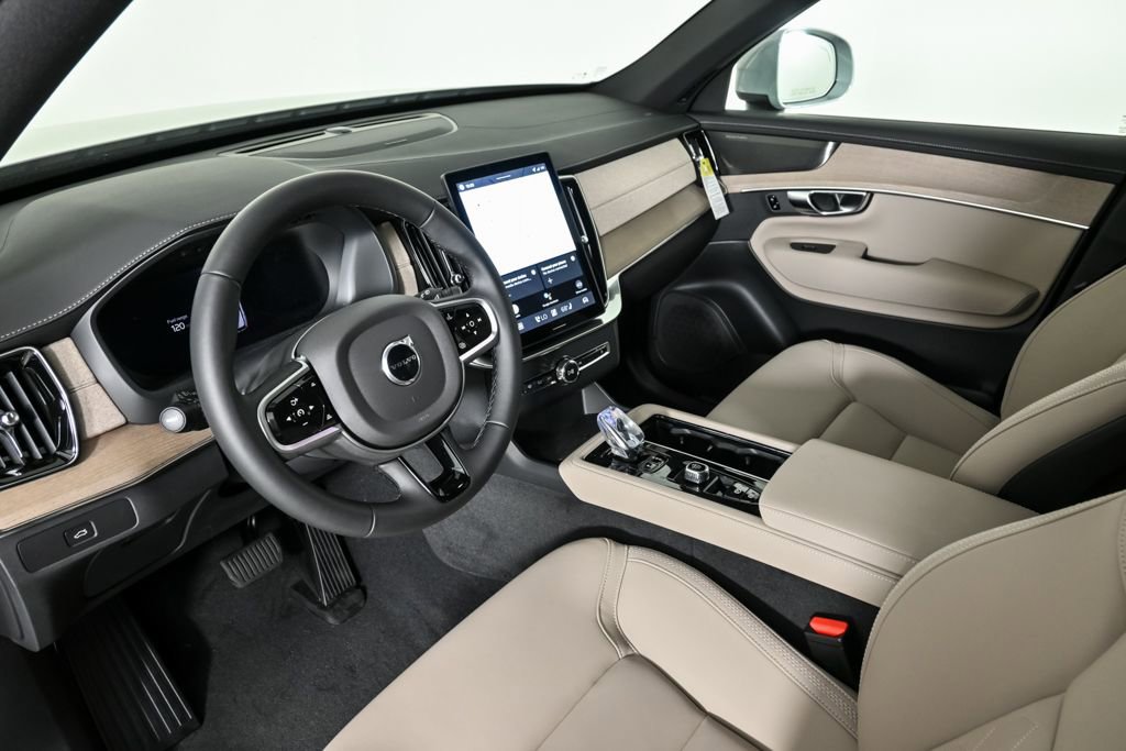 Used 2026 Volvo XC90 B6 Plus w/ Protection Package Premier AWD/4WD image 6