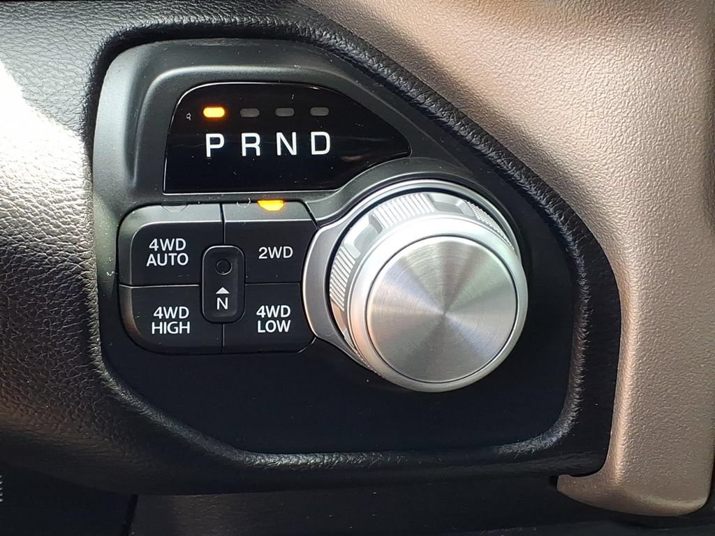 Used 2019 RAM 1500 Laramie AWD/4WD image 9