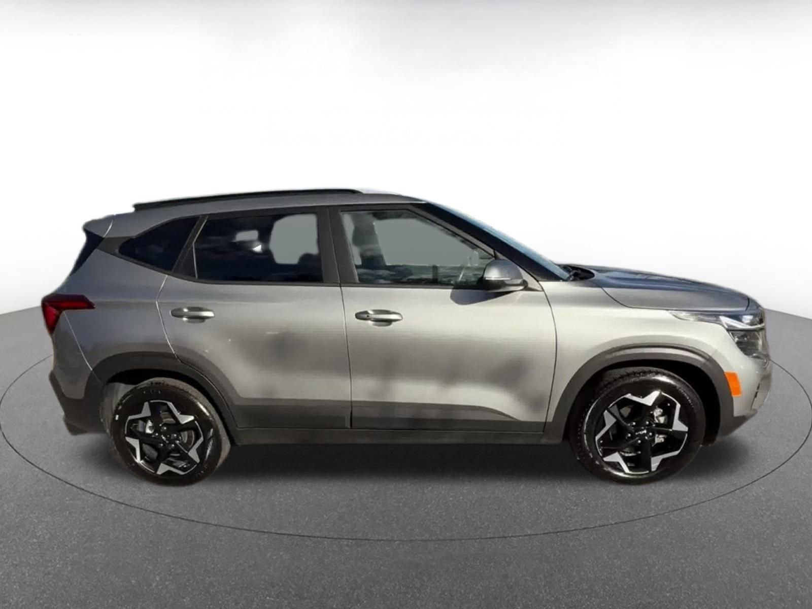 Used 2025 Kia Seltos S image 16