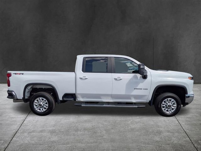 Used 2025 Chevrolet Silverado 2500 LT w/ Convenience Package AWD/4WD image 3
