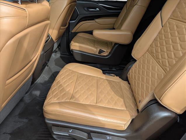 Used 2022 Cadillac Escalade Premium Luxury image 21
