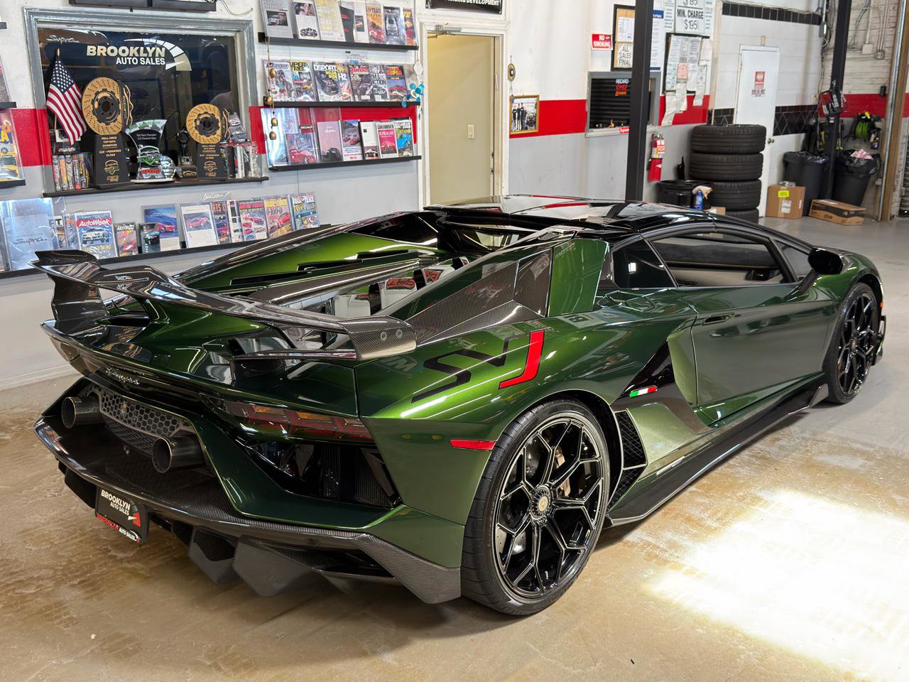 Used 2021 Lamborghini Aventador SVJ AWD/4WD image 42