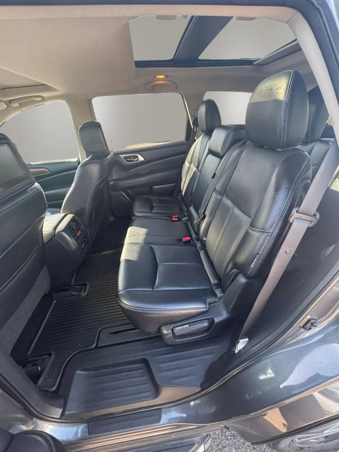 Used 2019 Nissan Pathfinder Platinum AWD/4WD image 23