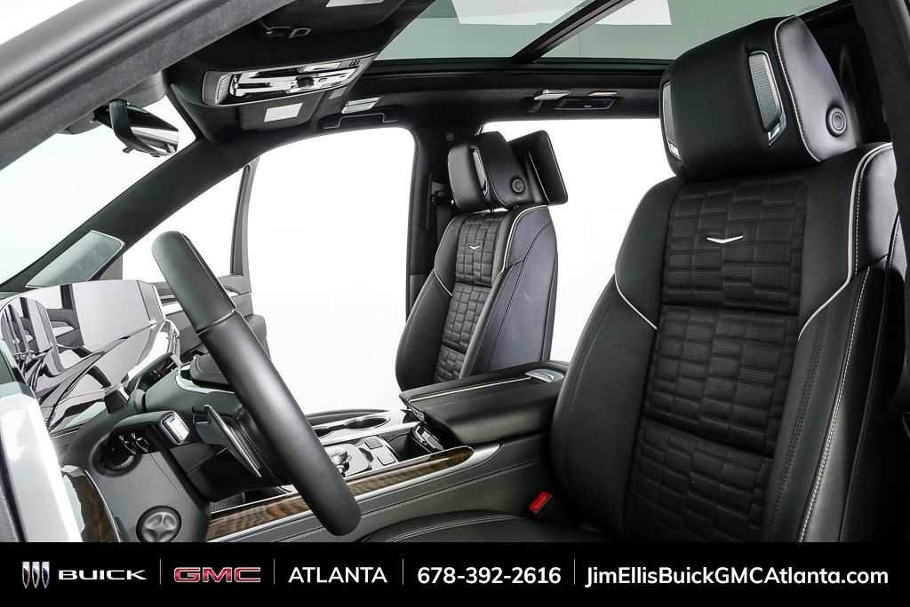 Used 2025 Cadillac Escalade ESV Sport Platinum image 6