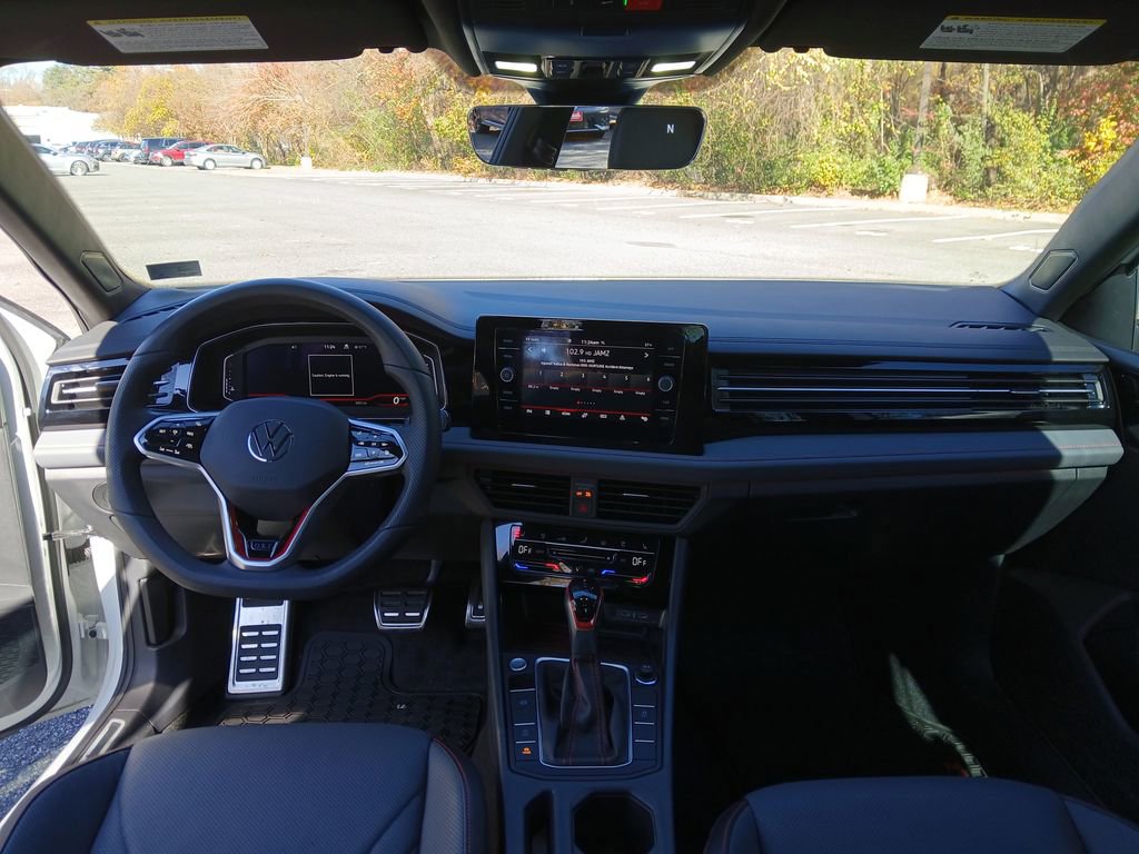 Used 2025 Volkswagen Jetta GLI Autobahn image 24