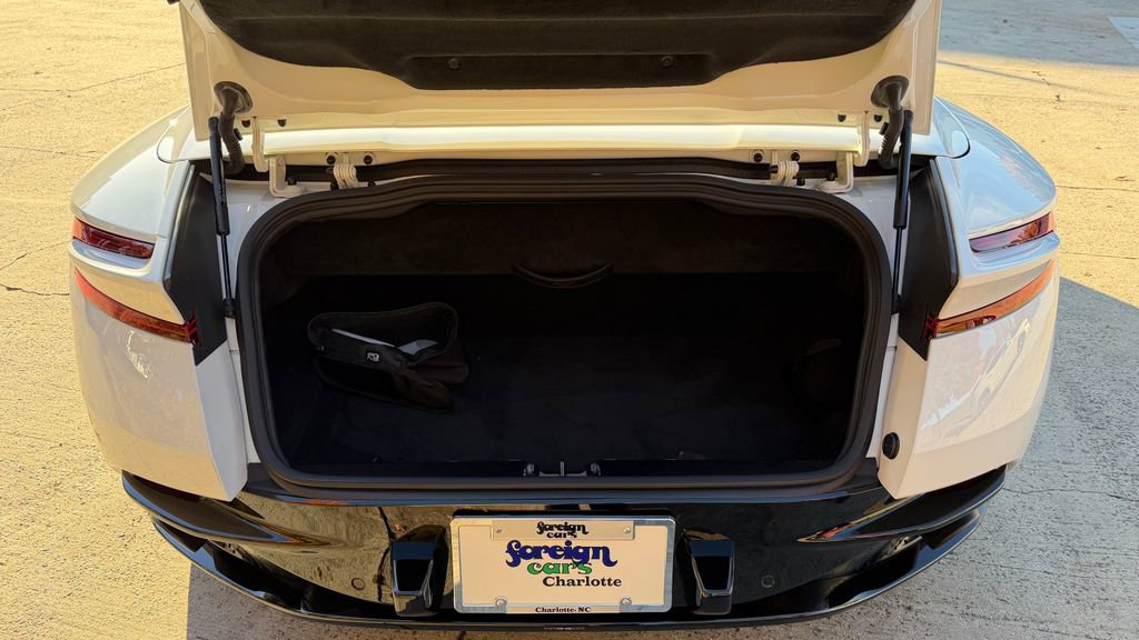 Used 2019 Aston Martin DB11 Volante image 24