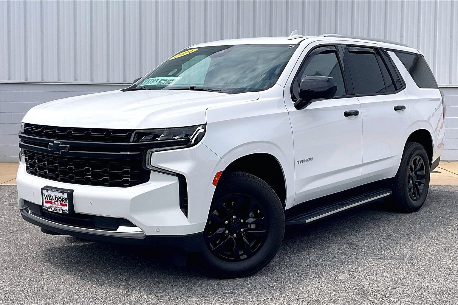 Used 2024 Chevrolet Tahoe LS AWD/4WD image 2