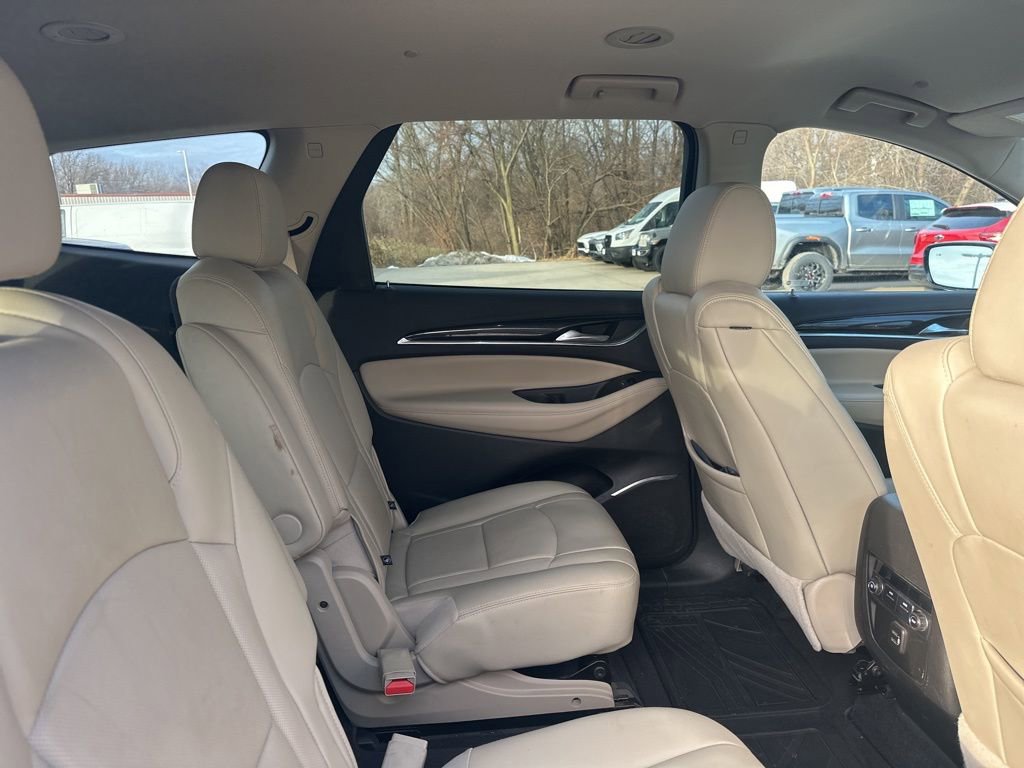 Used 2021 Buick Enclave Essence image 12