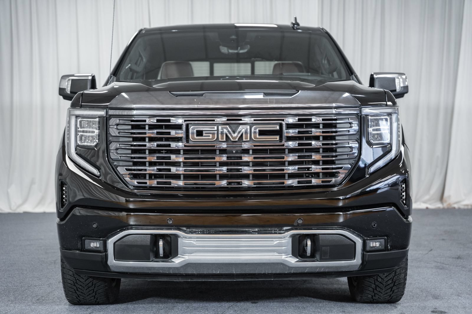 Used 2023 GMC Sierra 1500 Denali Ultimate AWD/4WD image 2