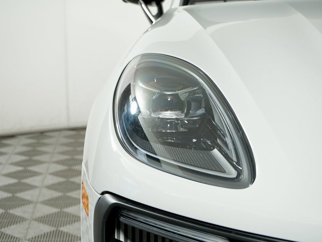 New 2026 Porsche Macan GTS image 11