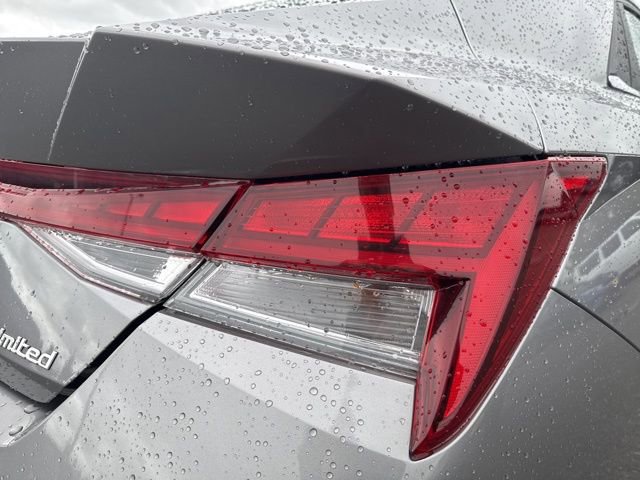 Used 2024 Hyundai Elantra Limited image 15