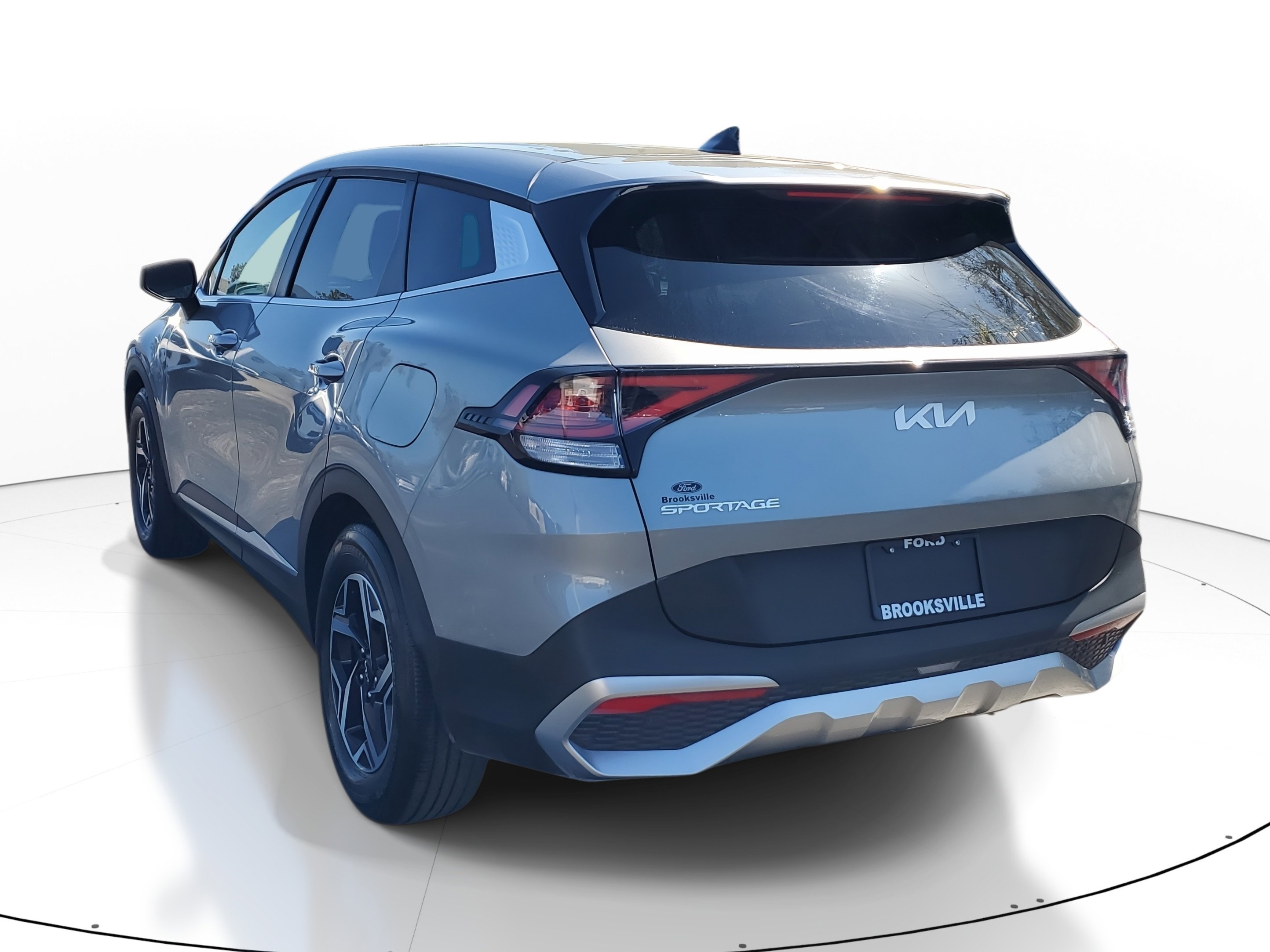 Used 2024 Kia Sportage LX image 4