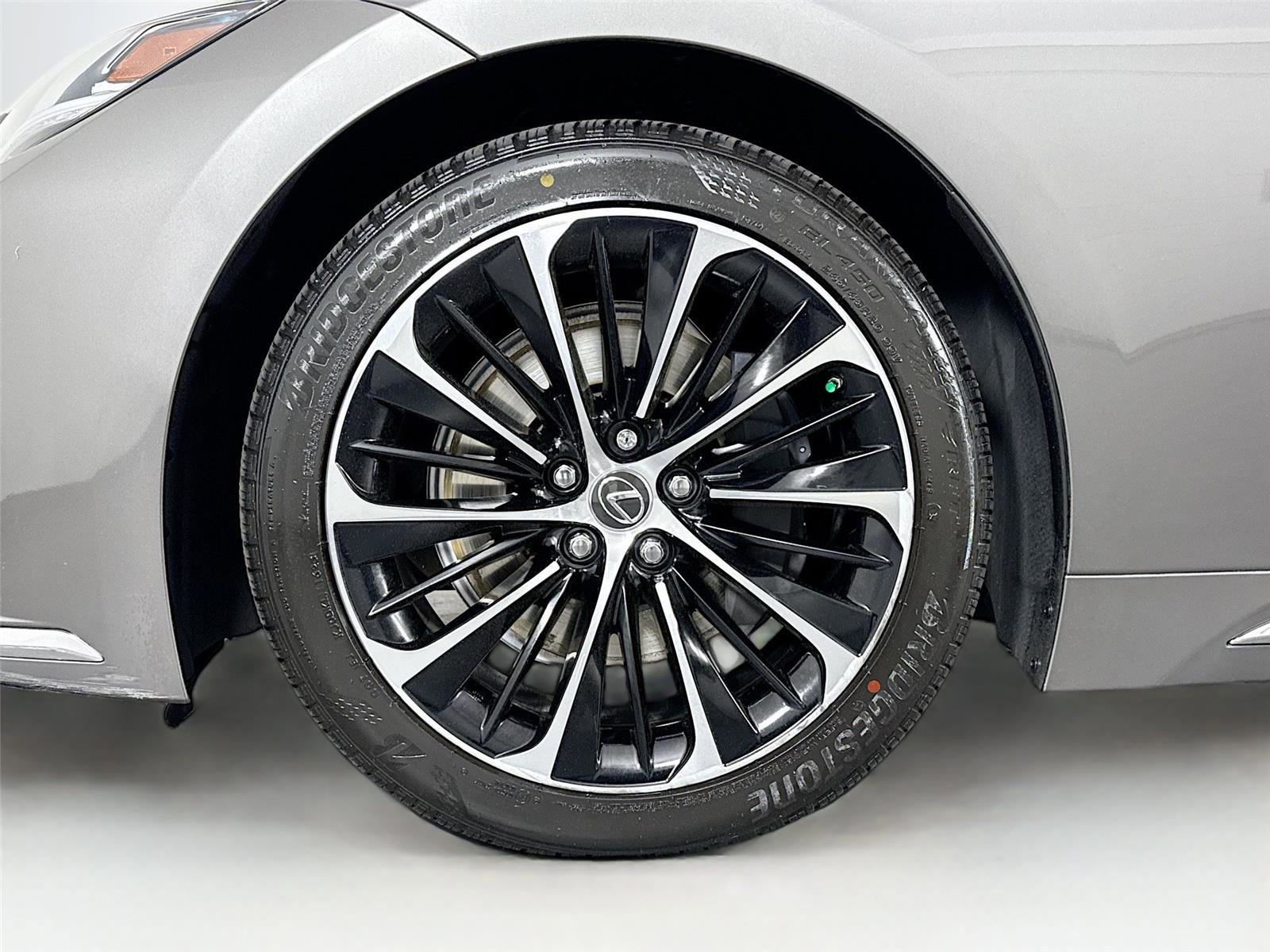 Used 2022 Lexus LS 500 RWD image 47