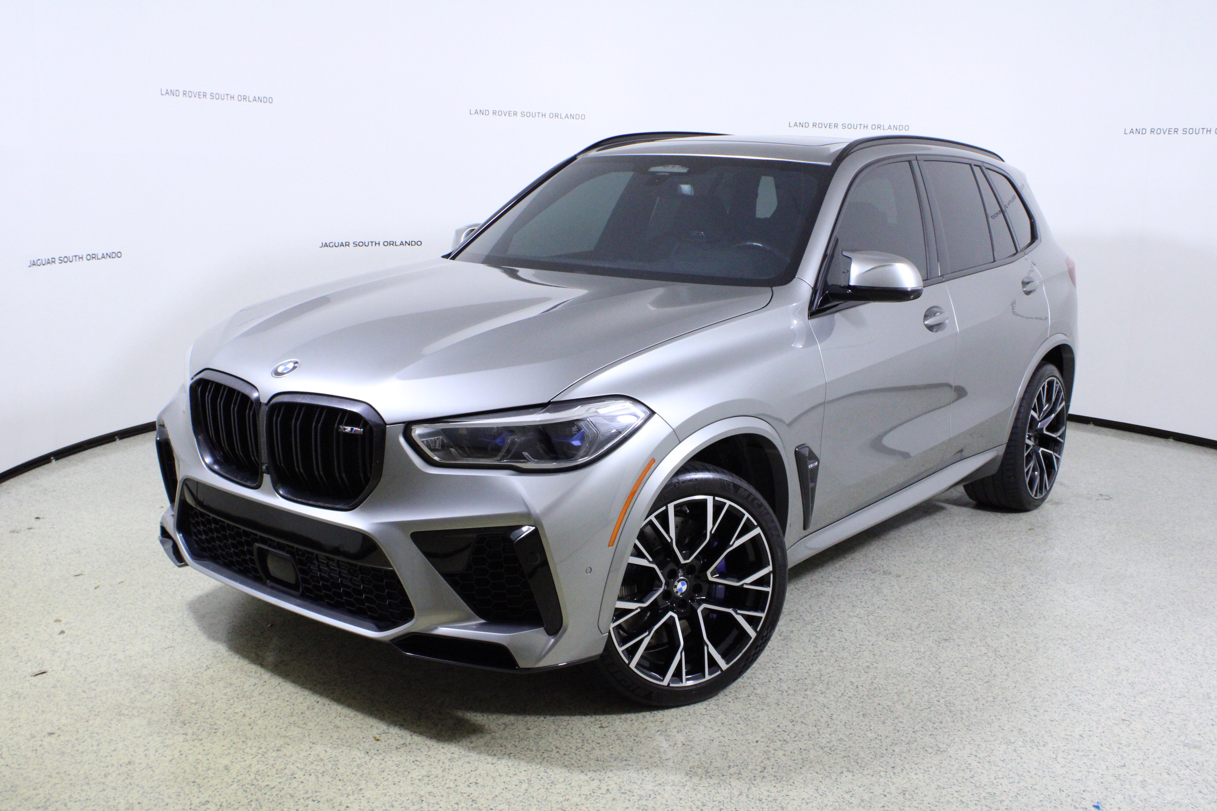 Used 2022 BMW X5 M w/ Executive Package image 1