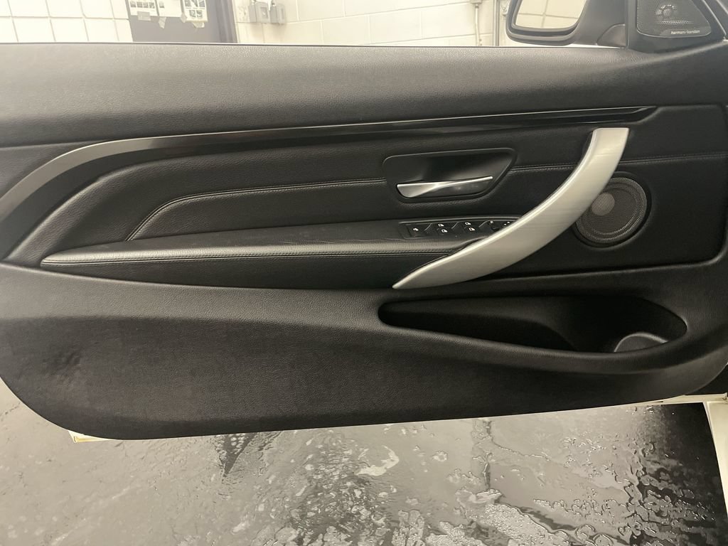 Used 2016 BMW 428i xDrive Convertible AWD/4WD image 15