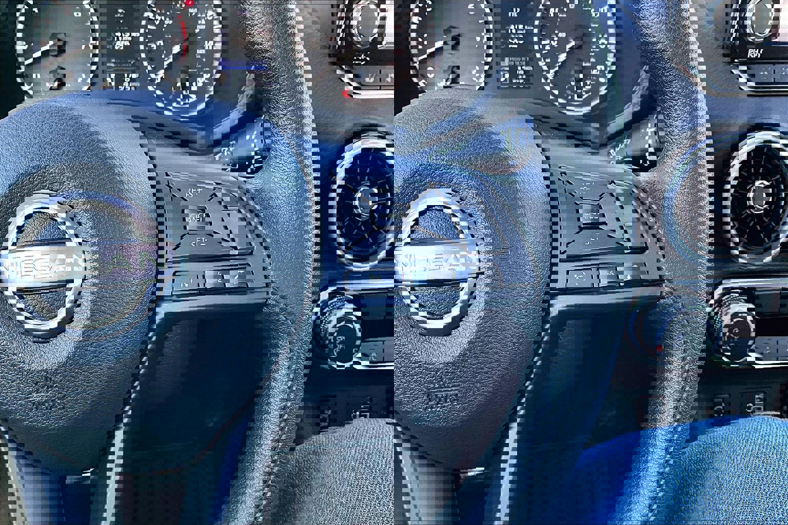 Used 2025 Nissan Sentra S image 12