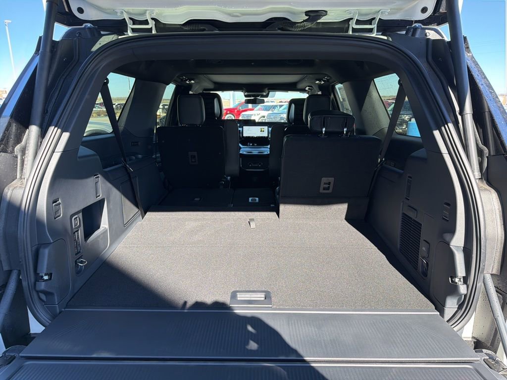 New 2026 Ford Expedition Max Platinum w/ Stealth Appearance Package image 26