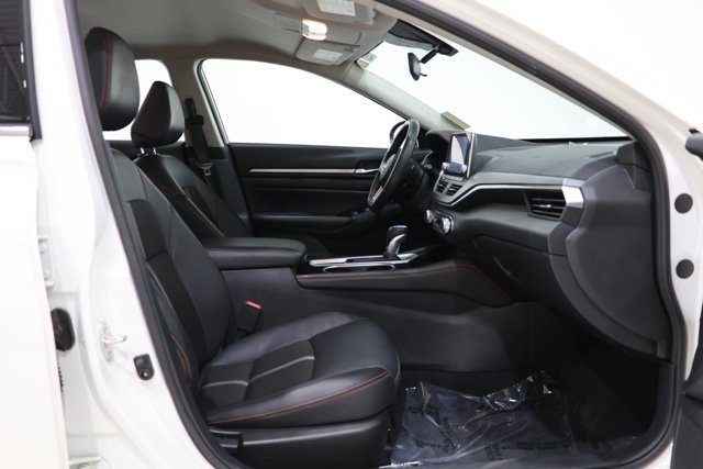 Used 2025 Nissan Altima 2.5 SR FWD image 31