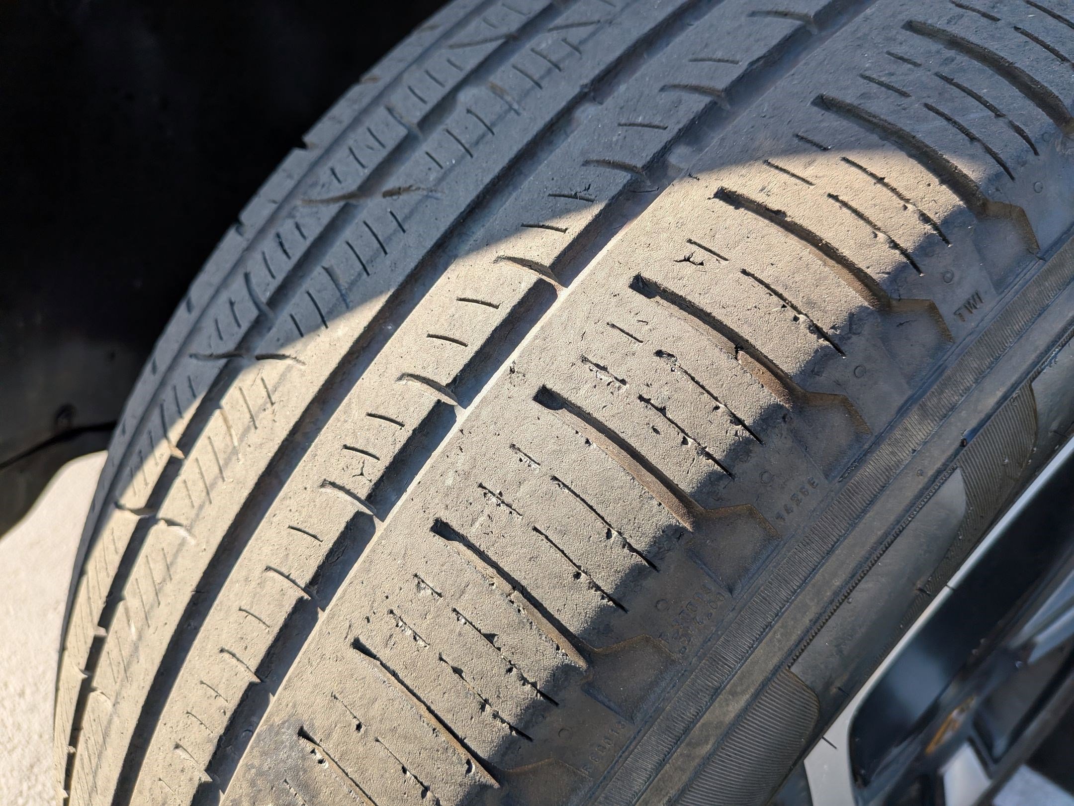 Used 2024 Rivian R1T Adventure image 11