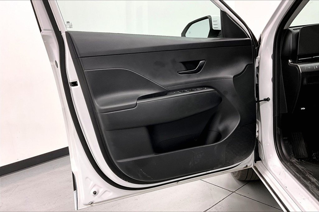 Used 2024 Hyundai Kona SE FWD image 21