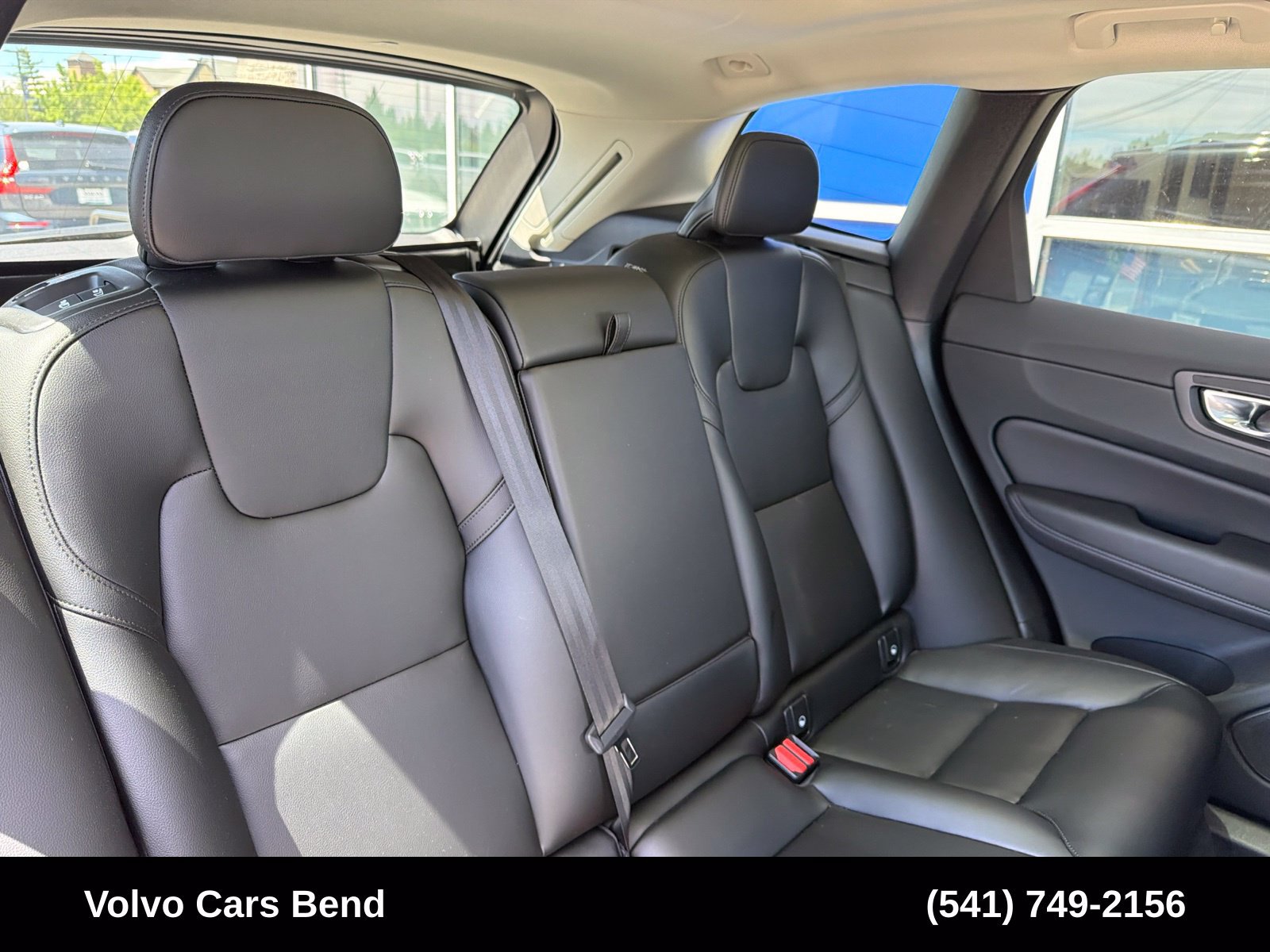 Used 2024 Volvo XC60 B5 Core w/ Protection Package Premier AWD/4WD image 24