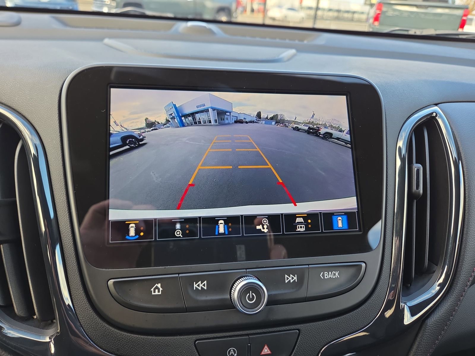 Used 2022 Chevrolet Equinox RS w/ RS Leather Package image 23