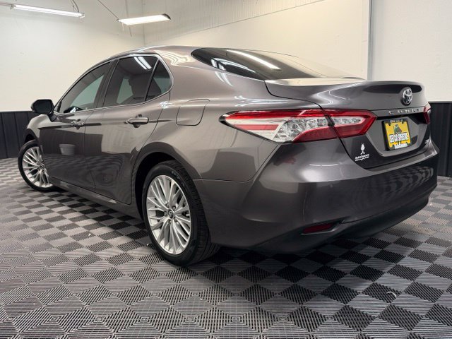 Used 2018 Toyota Camry XLE FWD image 6