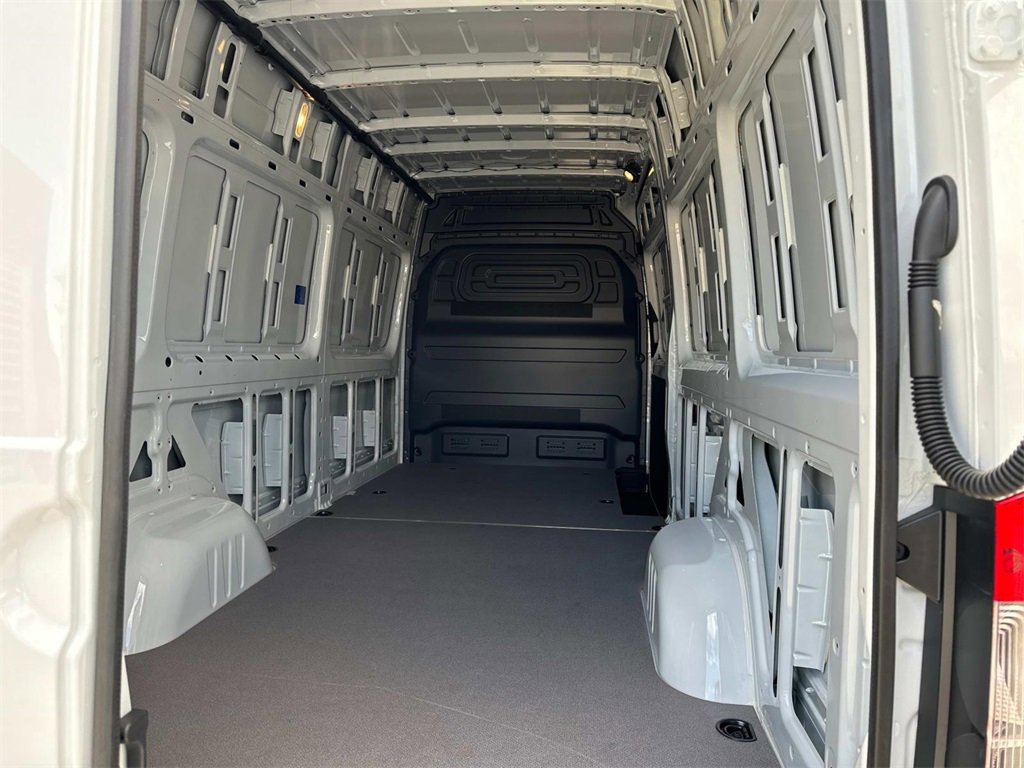 New 2024 Mercedes-Benz eSprinter 170 Cargo image 16