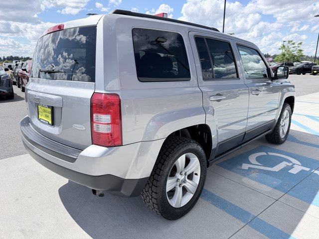 Used 2017 Jeep Patriot Latitude AWD/4WD image 4