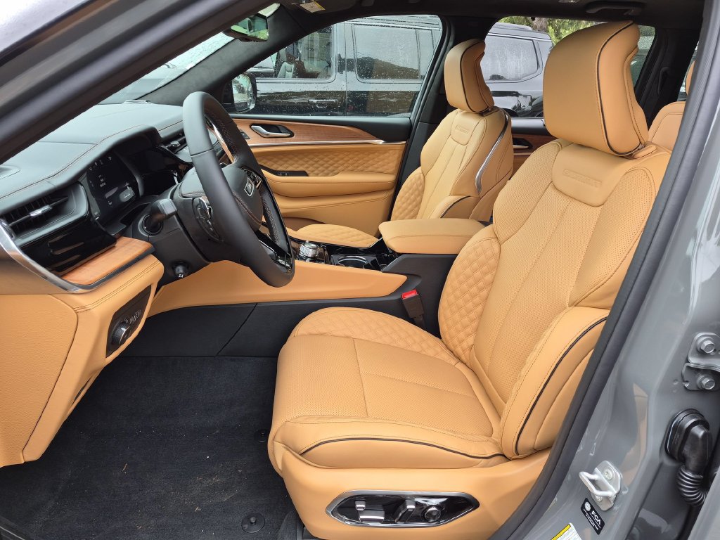 New 2027 Jeep Grand Cherokee Summit AWD/4WD image 12