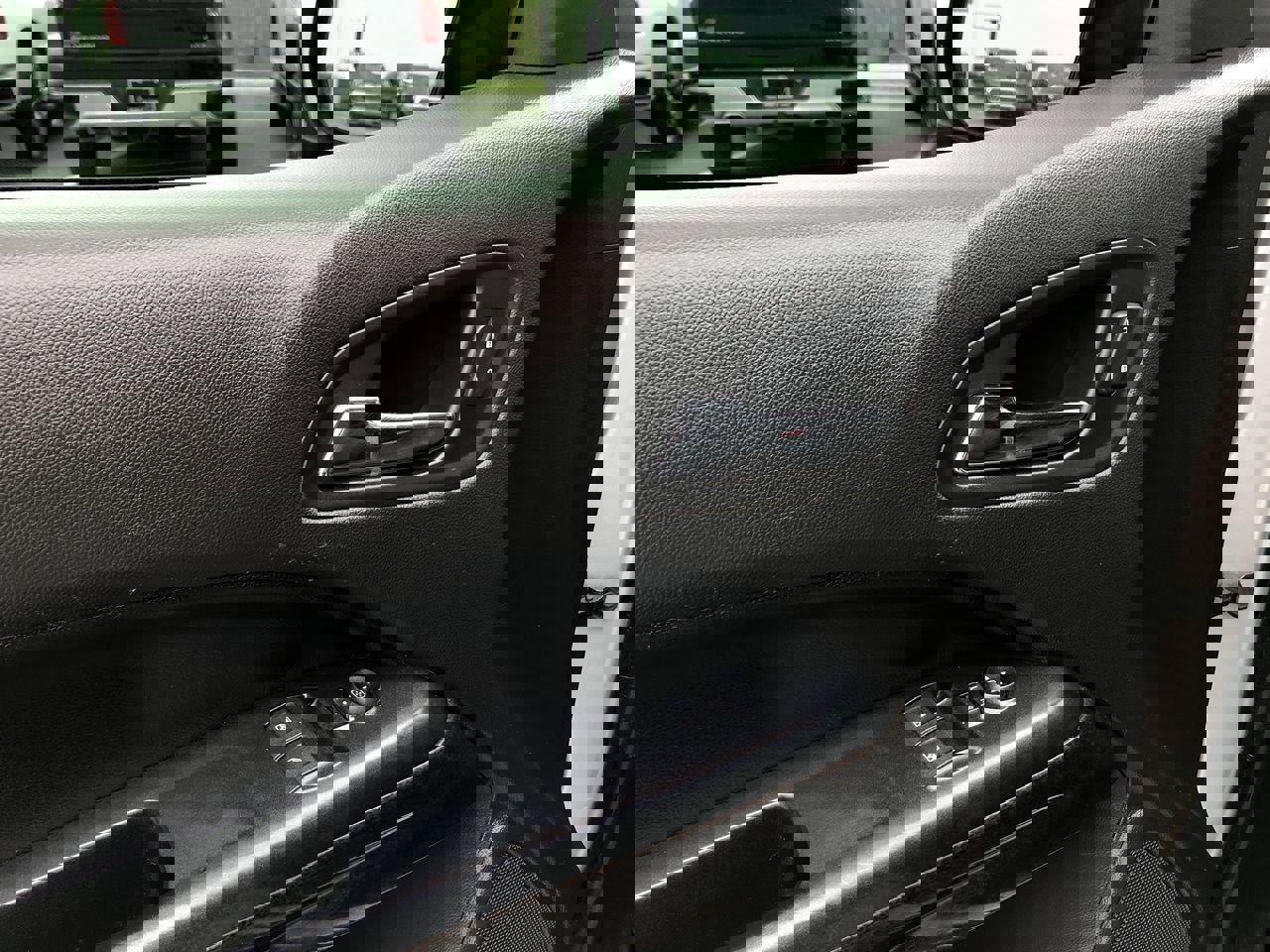 Used 2015 GMC Canyon SLE w/ SLE Convenience Package image 12