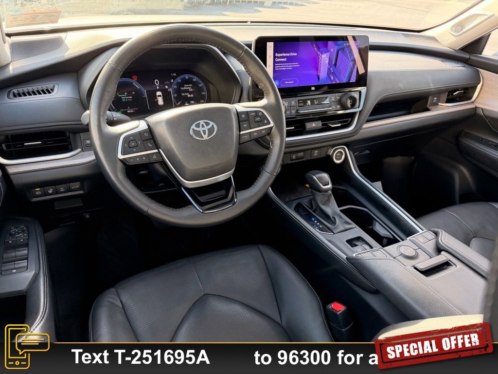 Used 2024 Toyota Grand Highlander Limited image 12