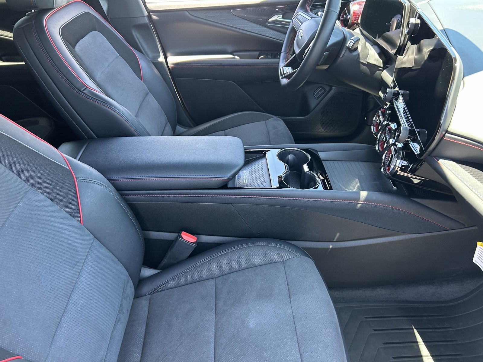 Certified 2025 Chevrolet Blazer EV RS AWD/4WD image 12