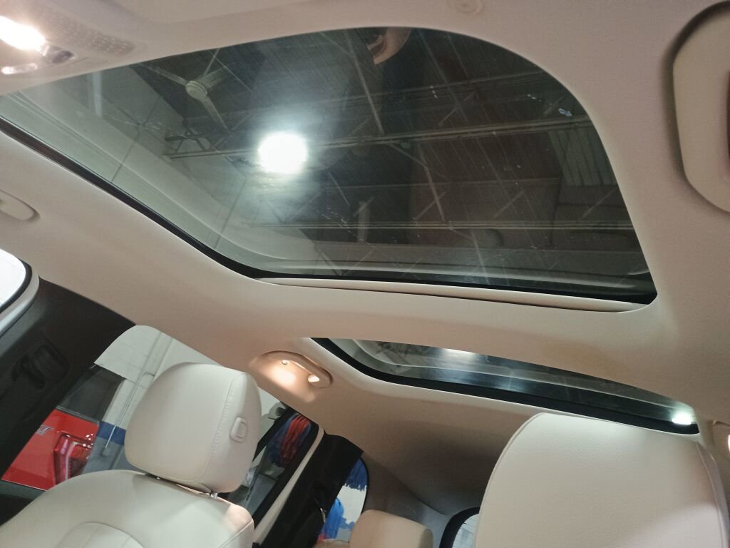 Used 2021 Mercedes-Benz GLB 250 4MATIC image 15