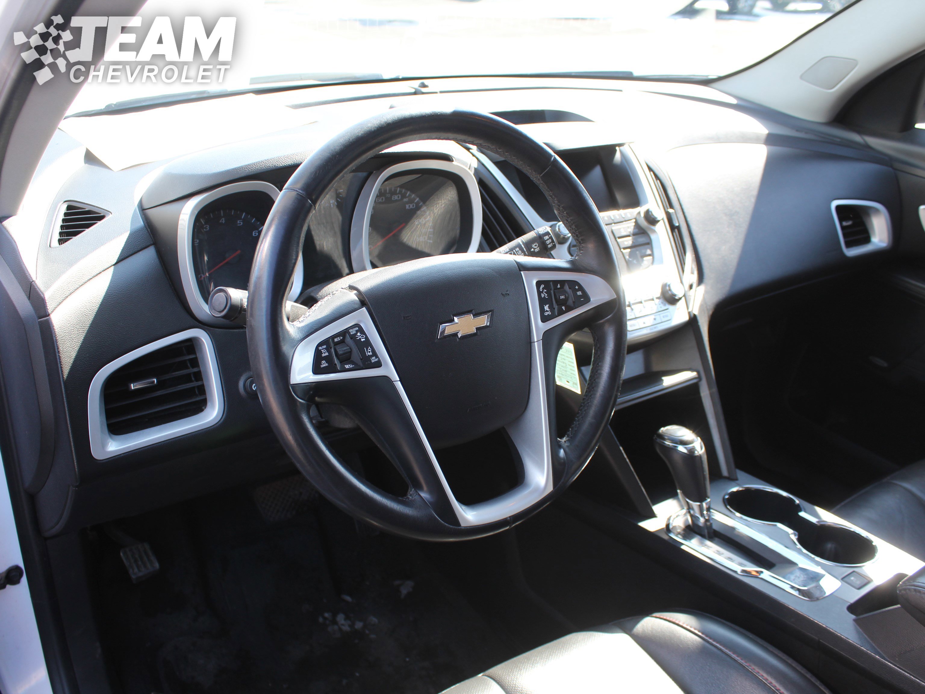 Used 2017 Chevrolet Equinox Premier w/ Enhanced Convenience Package image 13